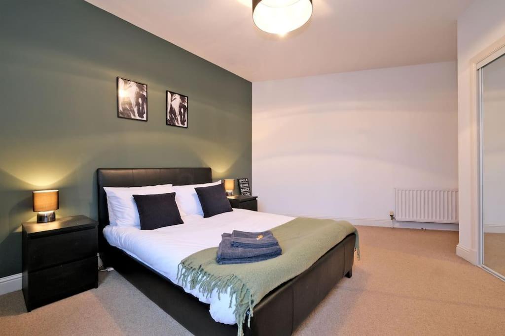 Modern & Spacious Apartment In City Centre Aberdeen Exterior photo