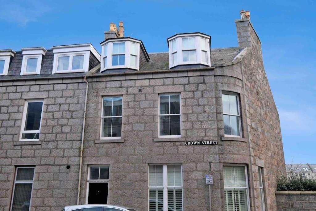 Modern & Spacious Apartment In City Centre Aberdeen Exterior photo